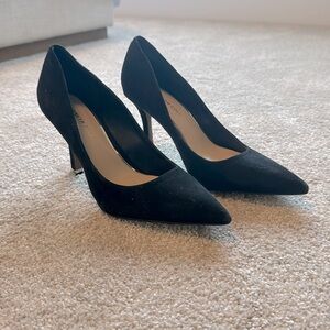 Kenneth Cole black suede heels
